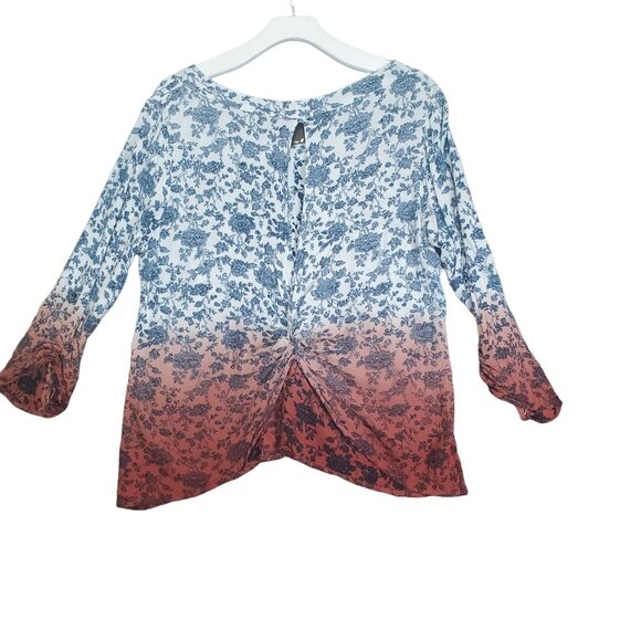 GIMMICKS BY BKE Womens Blouse SZ M Floral Ombre Open Back Pockets Blue - Picture 3 of 11